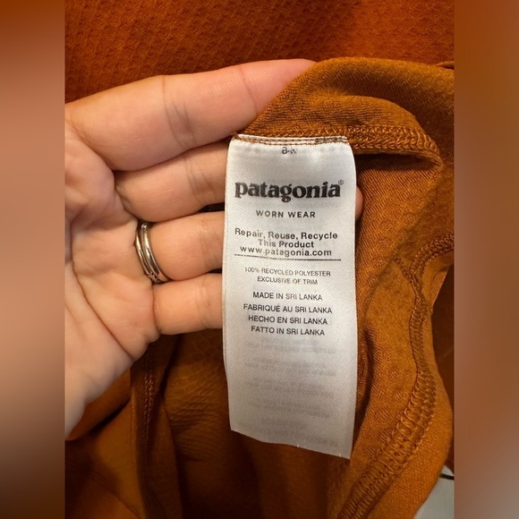 Patagonia Men’s Capilene Midweight Crew in HAGO Brown  , size M - Picture 13 of 13